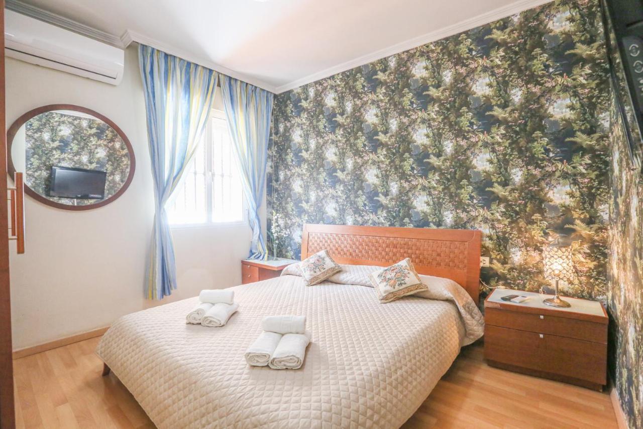 Juderia Center Premium Suites Free Parking Севилья Экстерьер фото